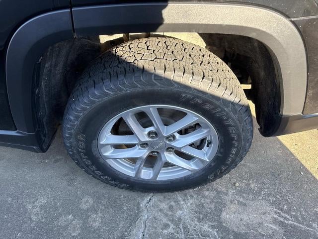 2022 Jeep Grand Cherokee L Laredo