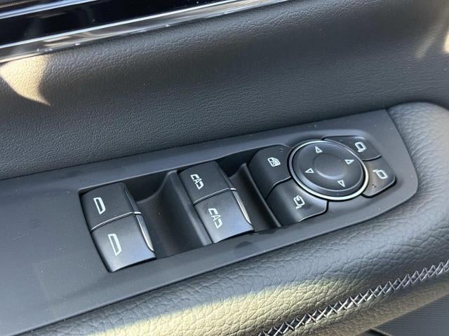 2026 GMC Yukon Denali - Photo 12