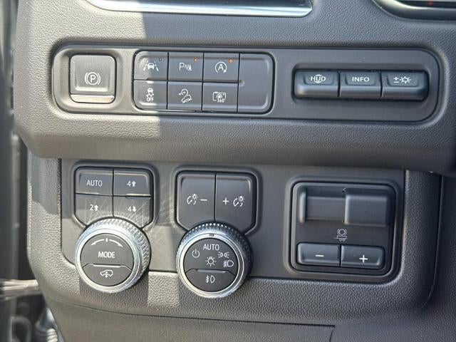 2023 GMC Yukon XL AT4