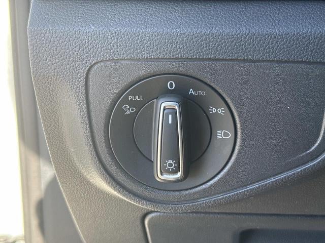 2022 Volkswagen Atlas Cross Sport 2.0T SE w/Technology