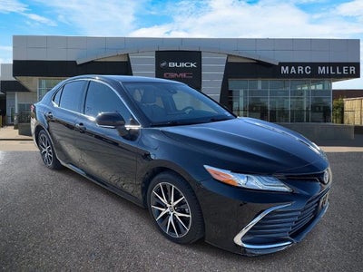 2022 Toyota Camry Hybrid XLE
