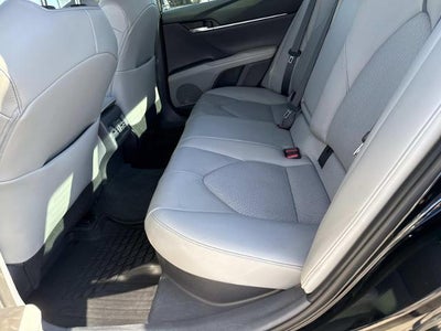 2022 Toyota Camry Hybrid XLE