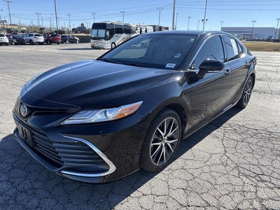 2022 Toyota Camry Hybrid XLE