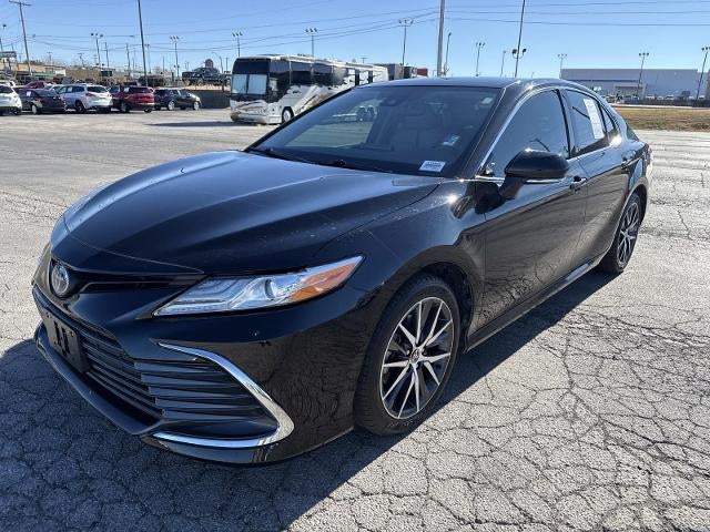 2022 Toyota Camry Hybrid XLE