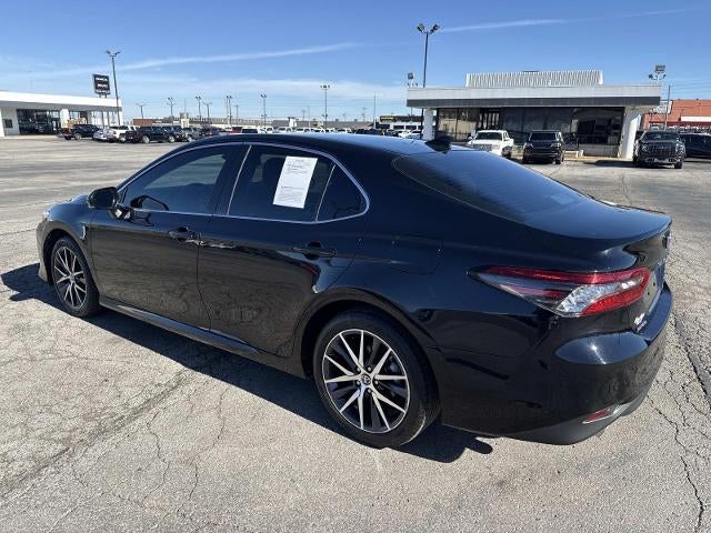 2022 Toyota Camry Hybrid XLE