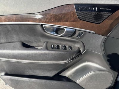 2019 Volvo XC90 Momentum
