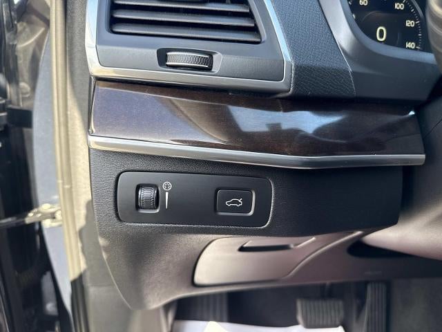 2019 Volvo XC90 Momentum